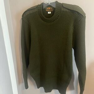 Army wool utility crewneck tactical olive green elbow patches shoulder strap M